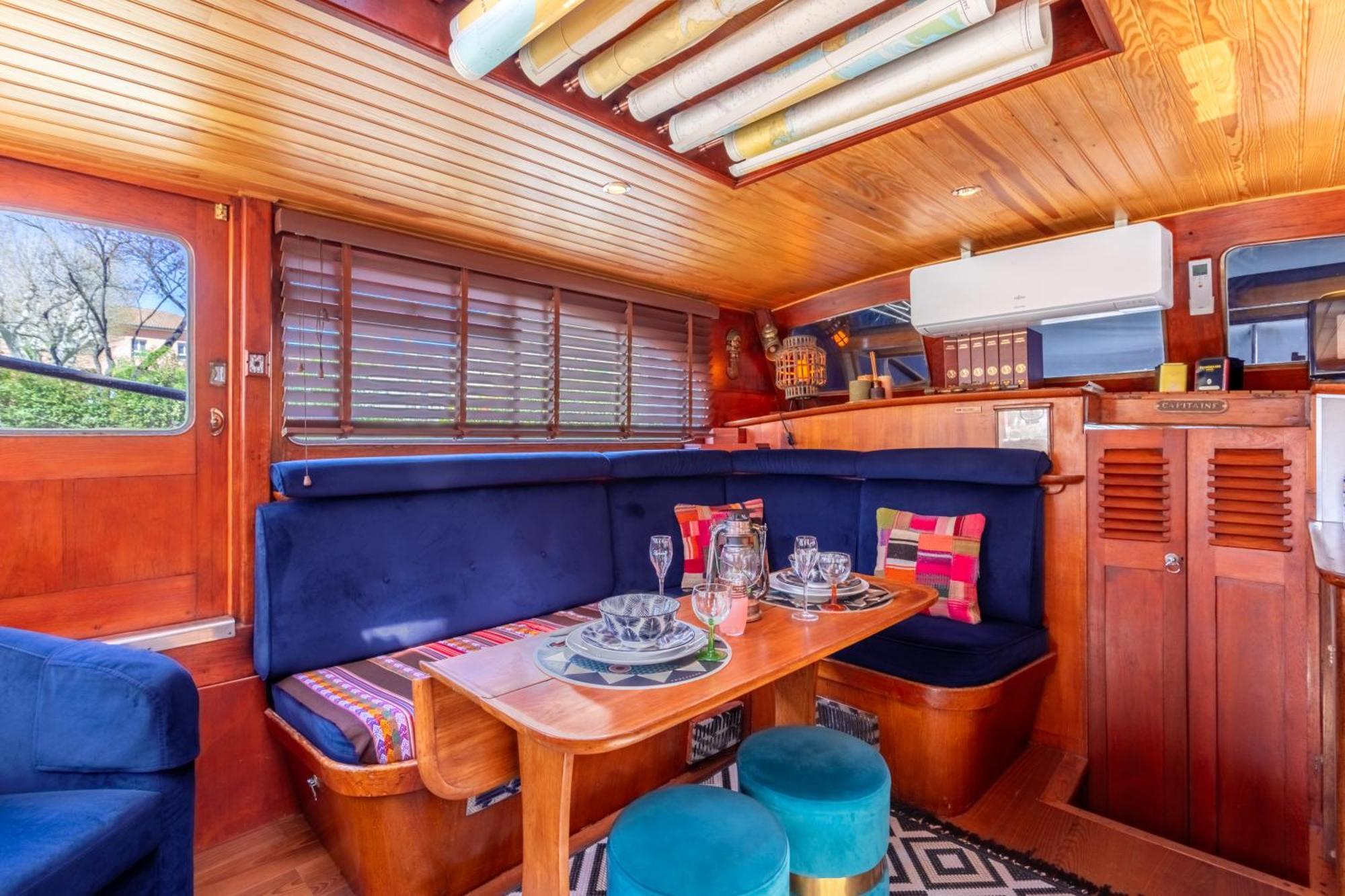 Отель Bateau Le Nubian Нарбонна Экстерьер фото